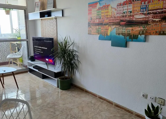 Sea View Apartment - 5 Min Walk To Gibraltar