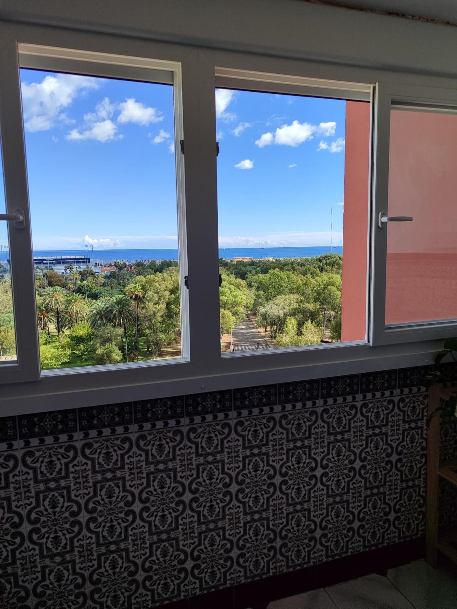 Sea View - 5 Min Walk To Gibraltar Appartement