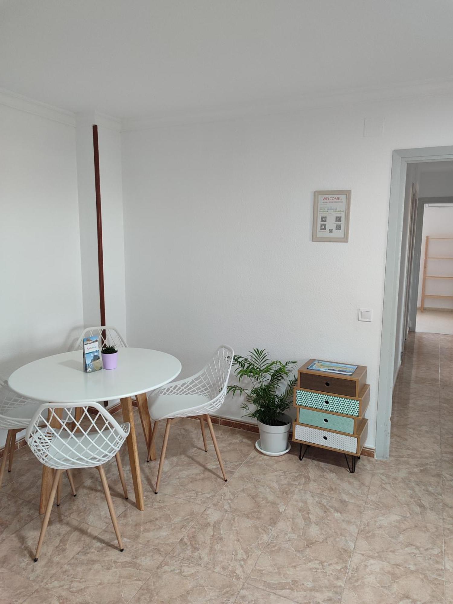 Sea View - 5 Min Walk To Gibraltar Appartement