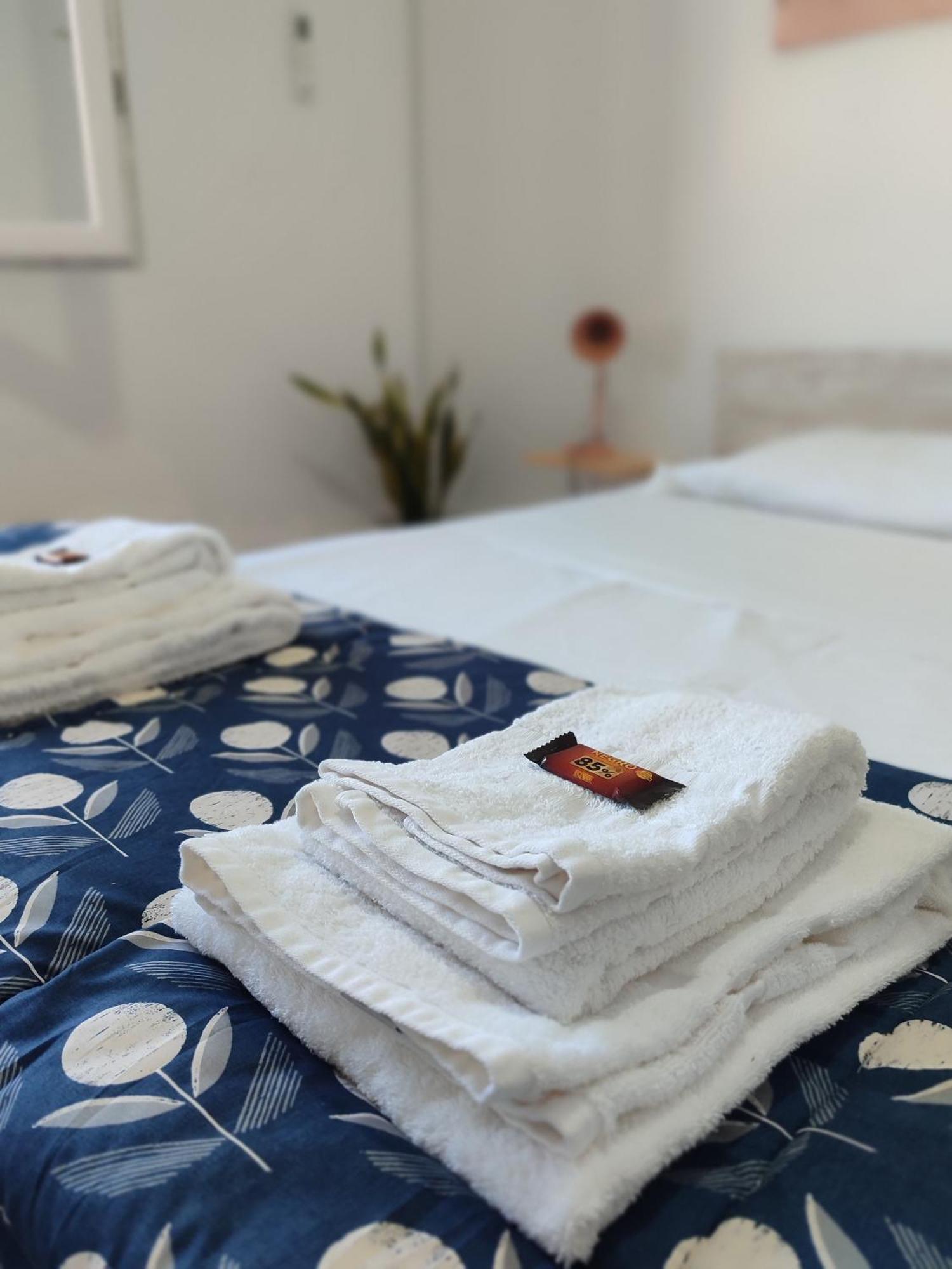 Sea View - 5 Min Walk To Gibraltar Appartement